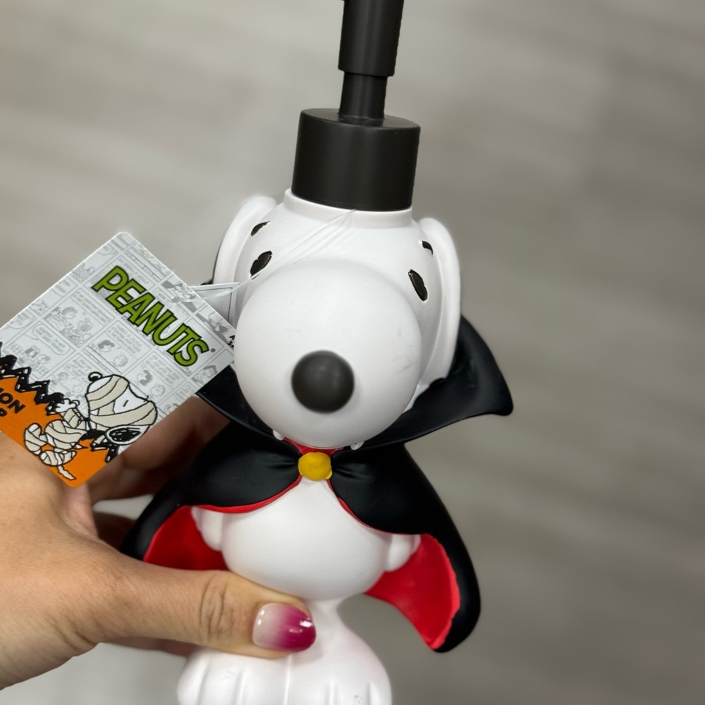 Snoopy Vampire Halloween Decor